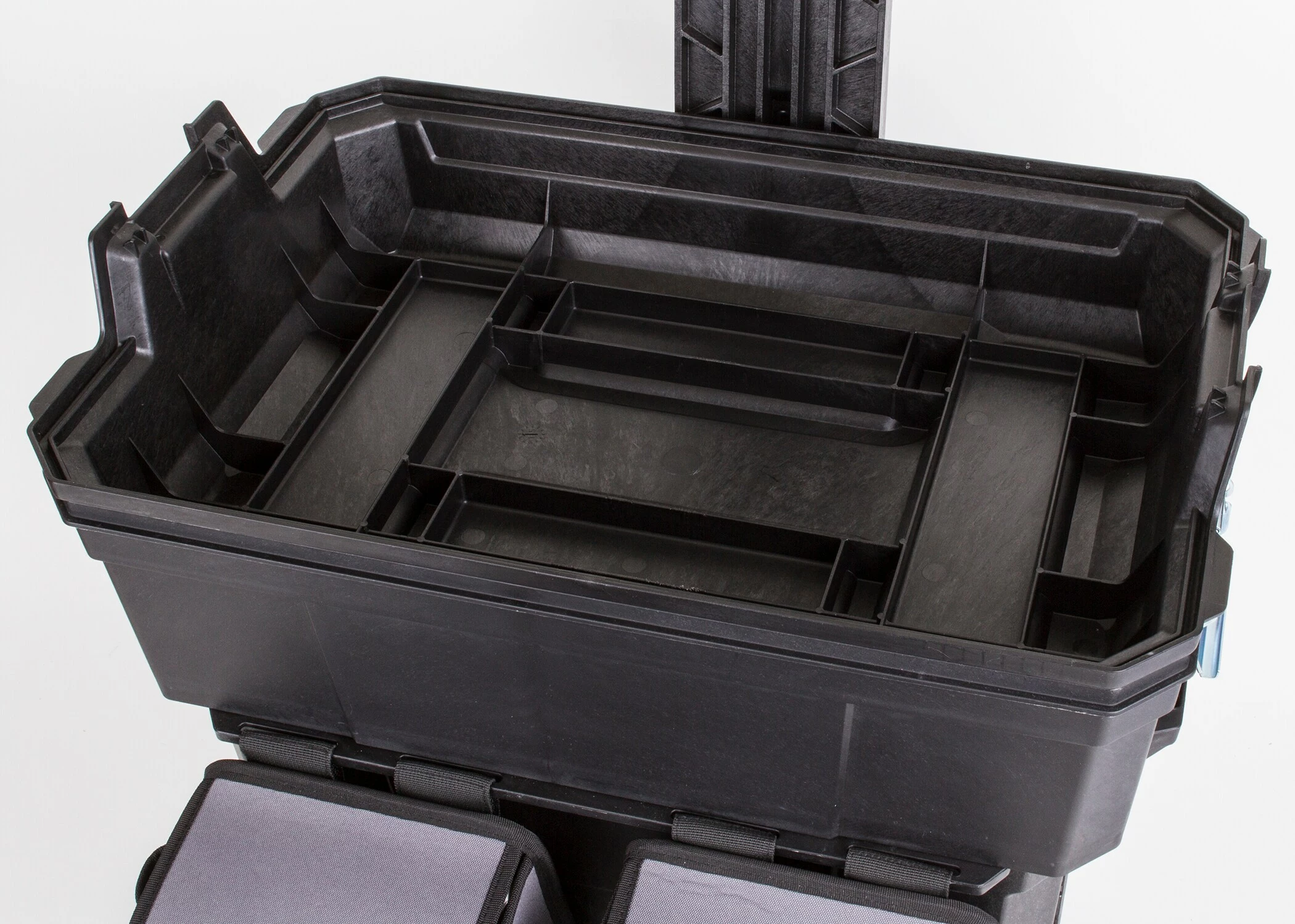 Kobalt Zerust 19-in Black Plastic Wheels Lockable Tool Box - Tool Storage & Work Benches - Image 5