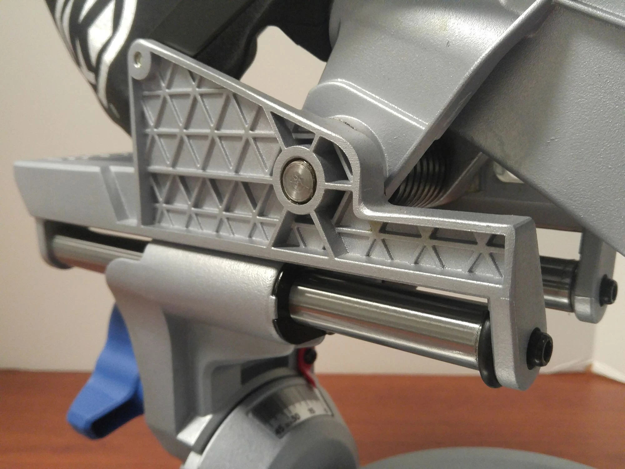 Kobalt Compact sliding 7-1/4-in 10 Amps Single Bevel Sliding Compound Corded Miter Saw - Power Tools - Image 11