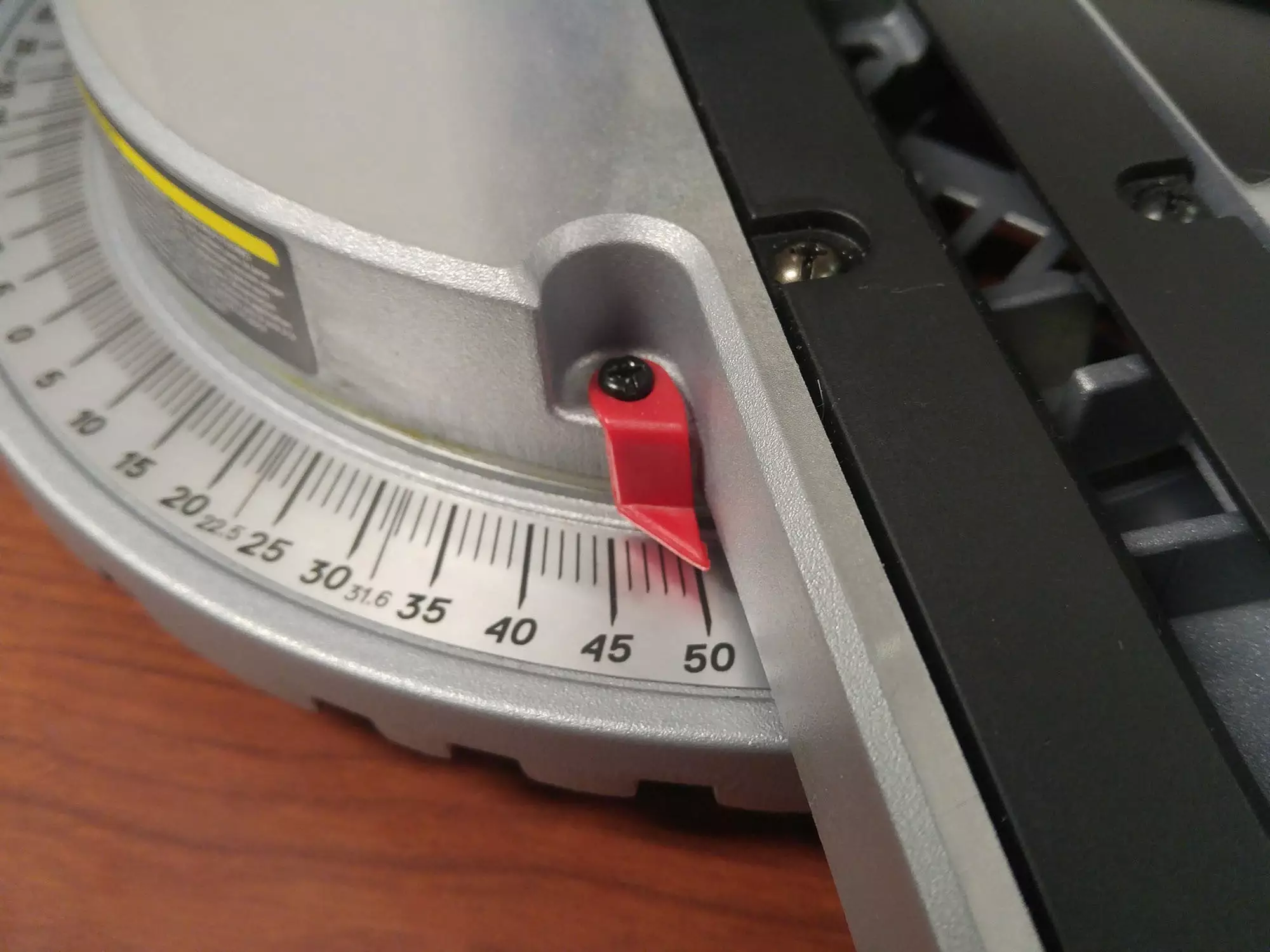 Kobalt Compact sliding 7-1/4-in 10 Amps Single Bevel Sliding Compound Corded Miter Saw - Power Tools - Image 10