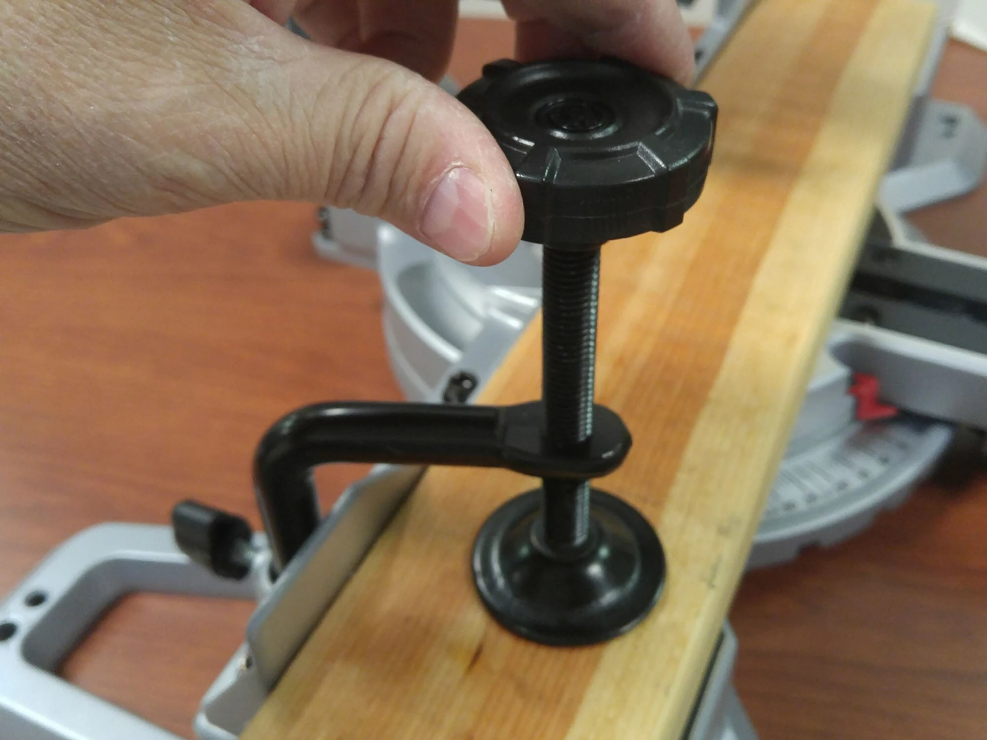 Kobalt Compact sliding 7-1/4-in 10 Amps Single Bevel Sliding Compound Corded Miter Saw - Power Tools - Image 12