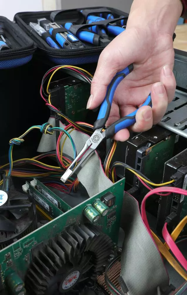 Kobalt 28-Piece Household Tool Set with Soft Case - Hand Tools - Image 4