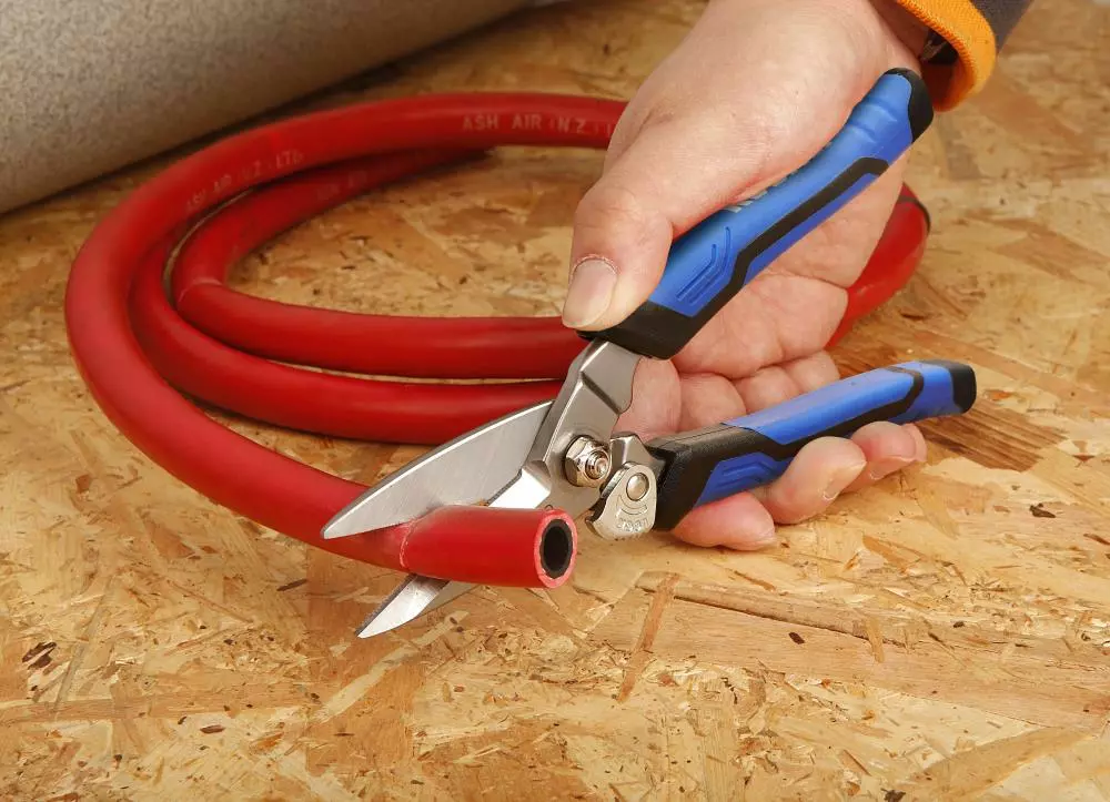 Kobalt 3-in Serrated Molded Grip Heavy Duty Scissors - Hand Tools - Image 3