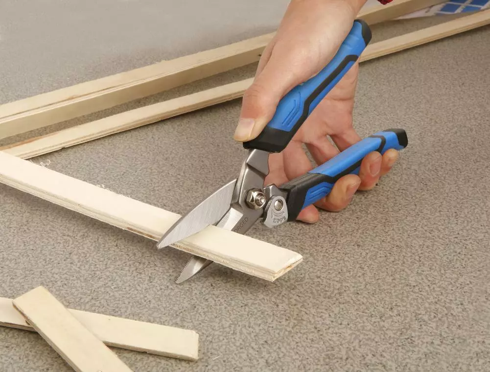 Kobalt 3-in Serrated Molded Grip Heavy Duty Scissors - Hand Tools - Image 6