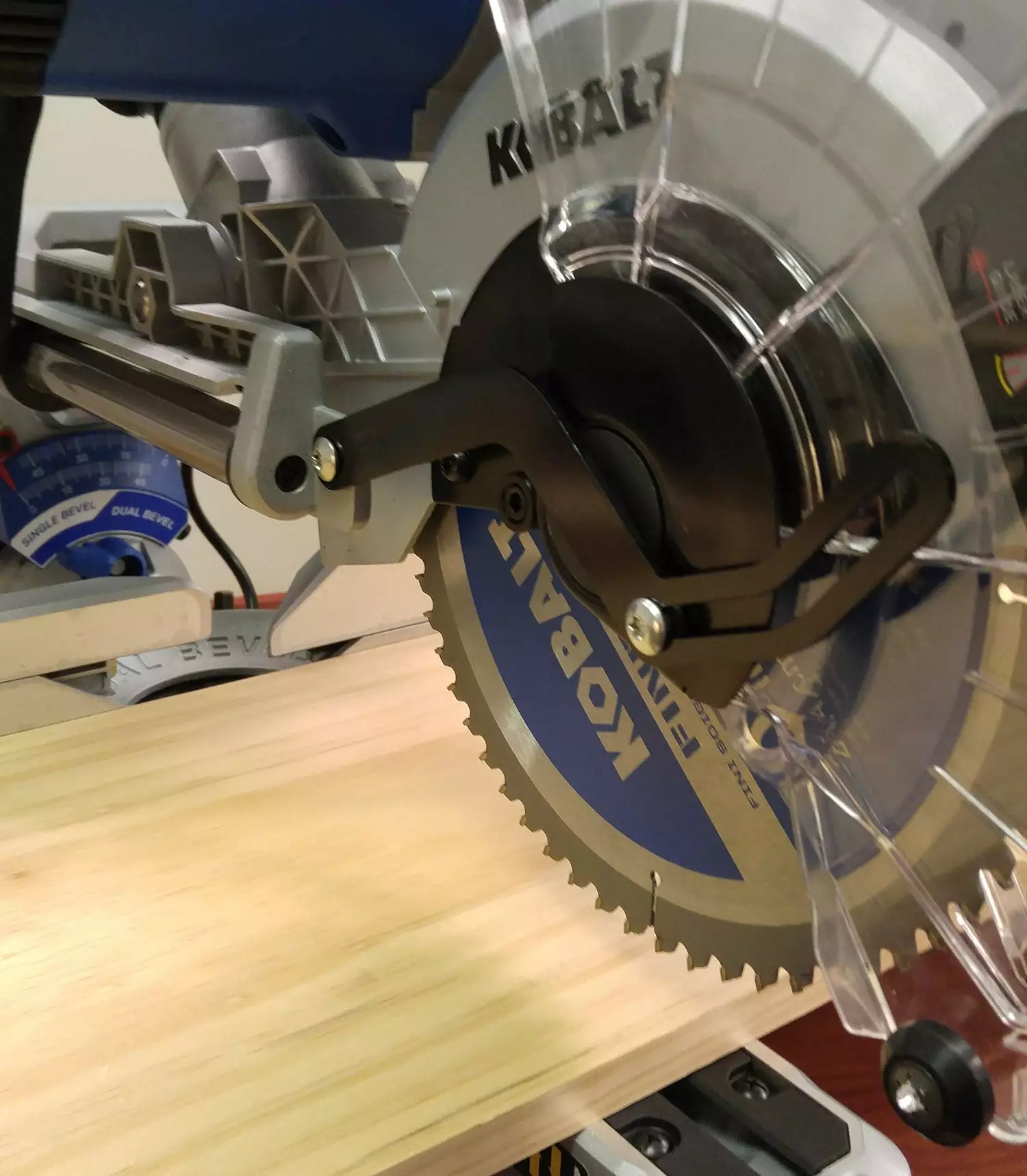 Kobalt 10-in 15 Amps Dual Bevel Sliding Compound Corded Miter Saw - Power Tools - Image 5