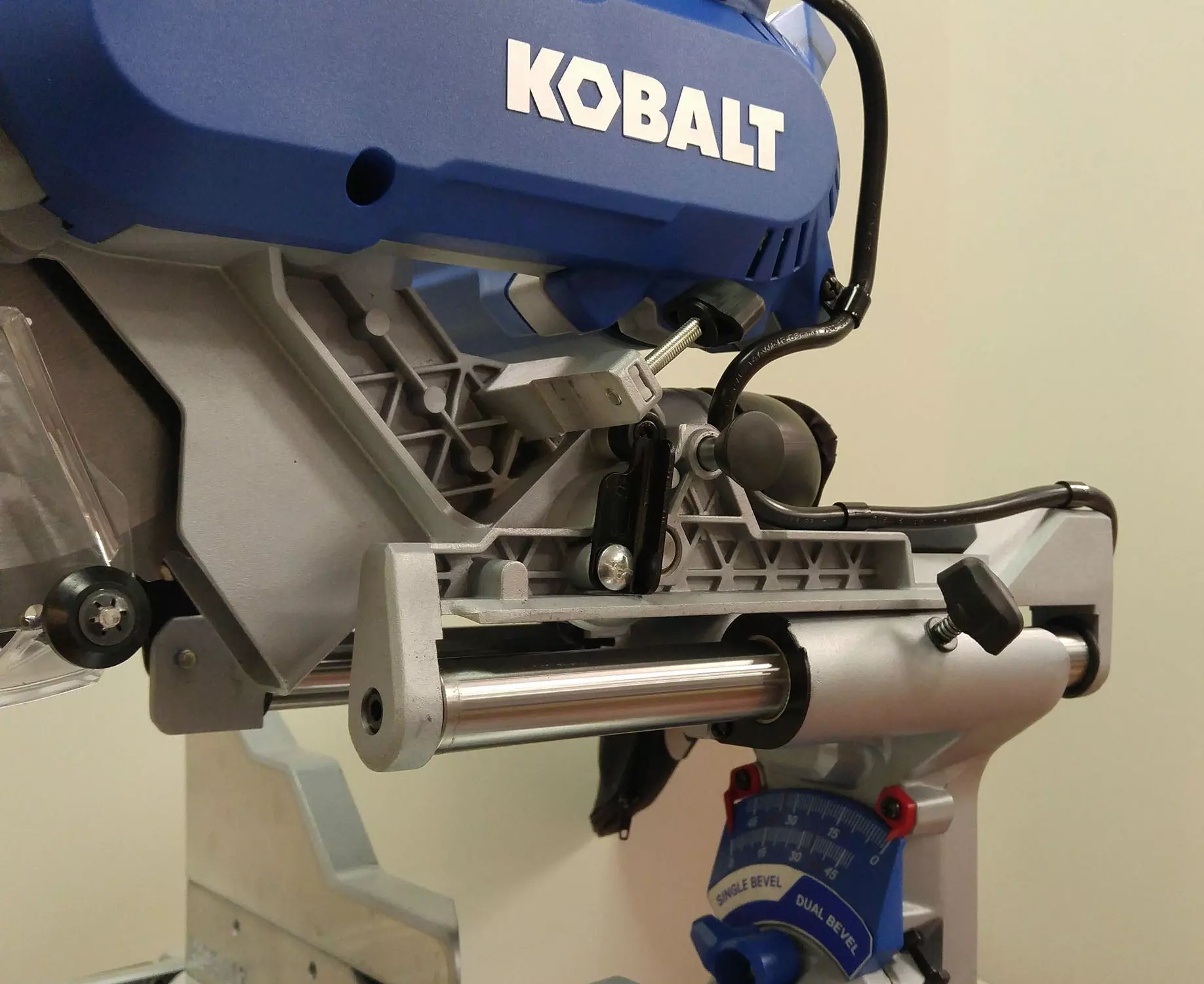 Kobalt 10-in 15 Amps Dual Bevel Sliding Compound Corded Miter Saw - Power Tools - Image 9