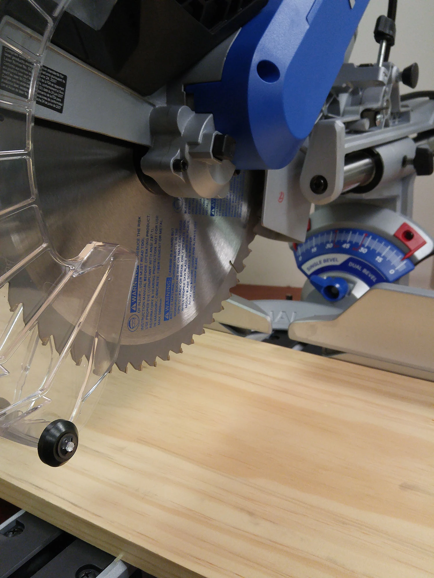 Kobalt 12-in 15 Amps Dual Bevel Sliding Compound Corded Miter Saw - Power Tools - Image 3