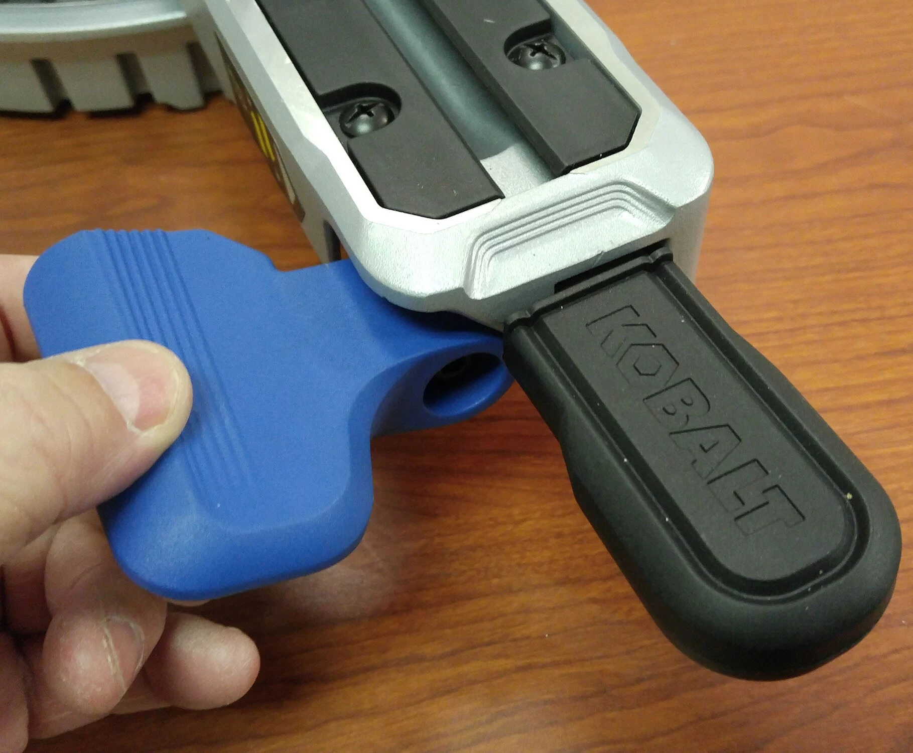 Kobalt 12-in 15 Amps Dual Bevel Sliding Compound Corded Miter Saw - Power Tools - Image 6