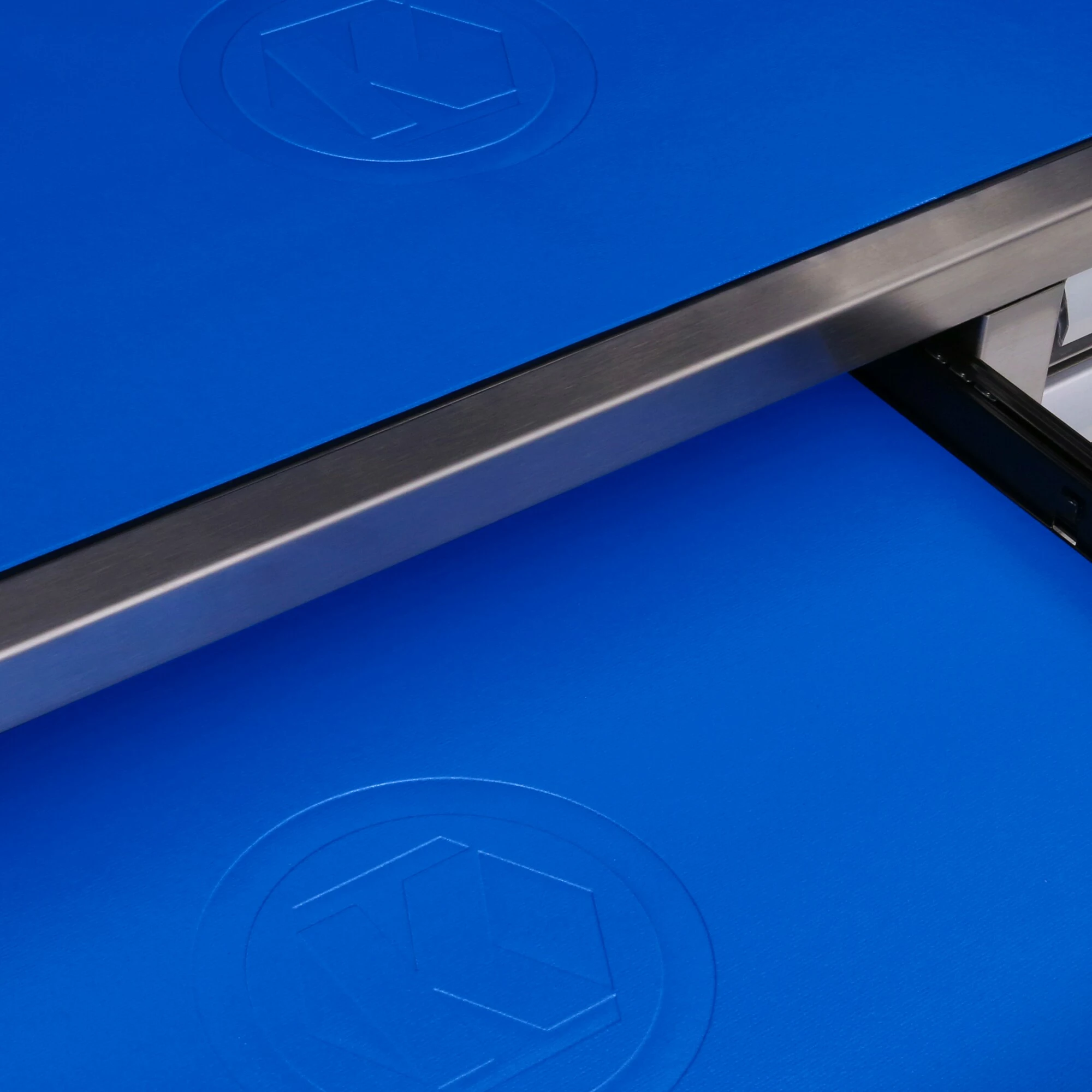 Kobalt 3000 Series 41-in W x 26.1-in H 8-Drawer Stainless Steel Tool Chest (Stainless Steel) - Tool Storage & Work Benches - Image 7