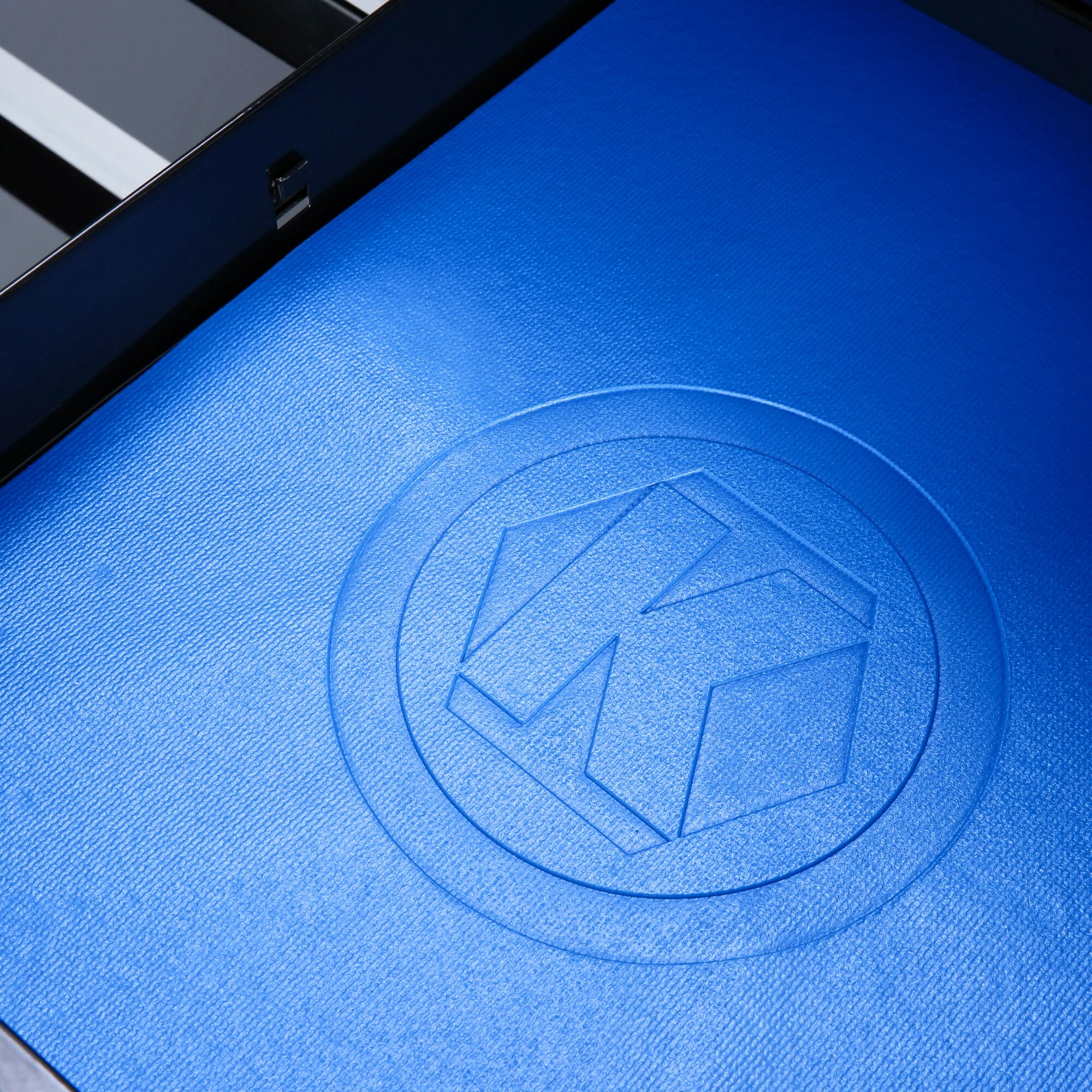 Kobalt 3000 Series 41-in W x 37.5-in H 8-Drawer Steel Rolling Tool Cabinet (Black) - Tool Storage & Work Benches - Image 6