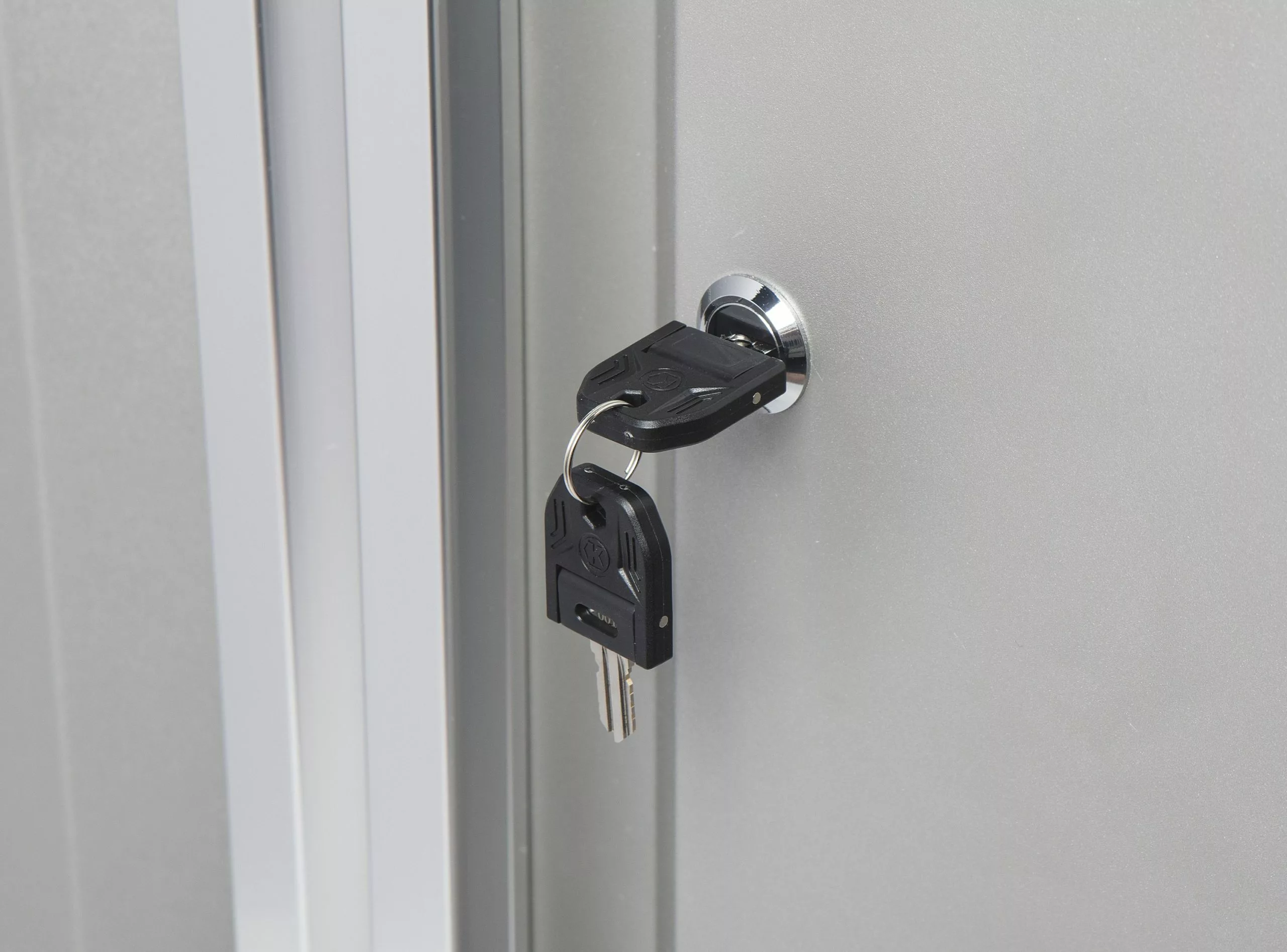 Kobalt 28-in W x 32.8-in H x 18.5-in D Steel Freestanding Garage Cabinet - Garage Organization - Image 4