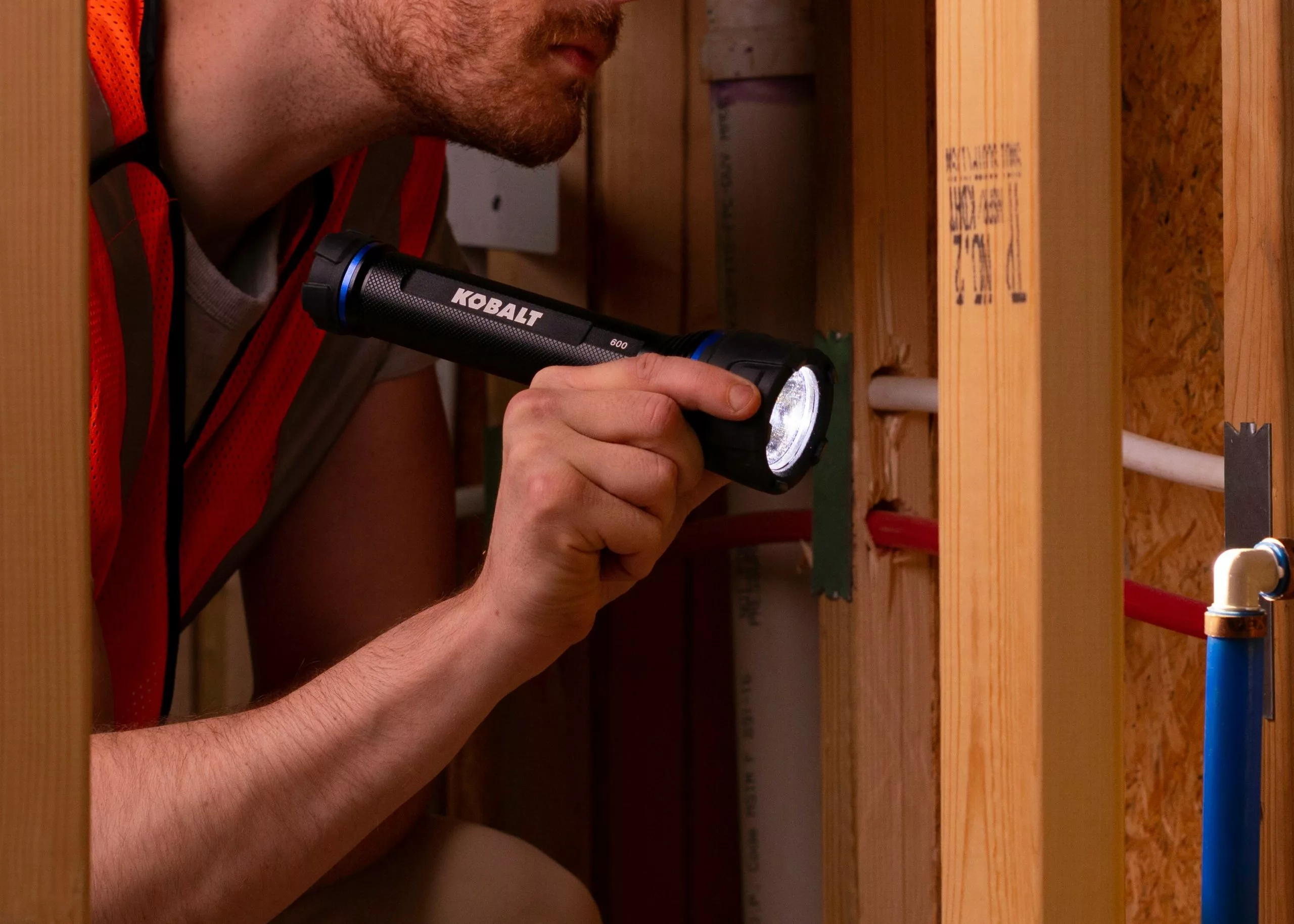 Kobalt Virtually Indestructible Waterproof 600-Lumen LED Flashlight (Battery Included) - Flashlights & Flashlight Bulbs - Image 6