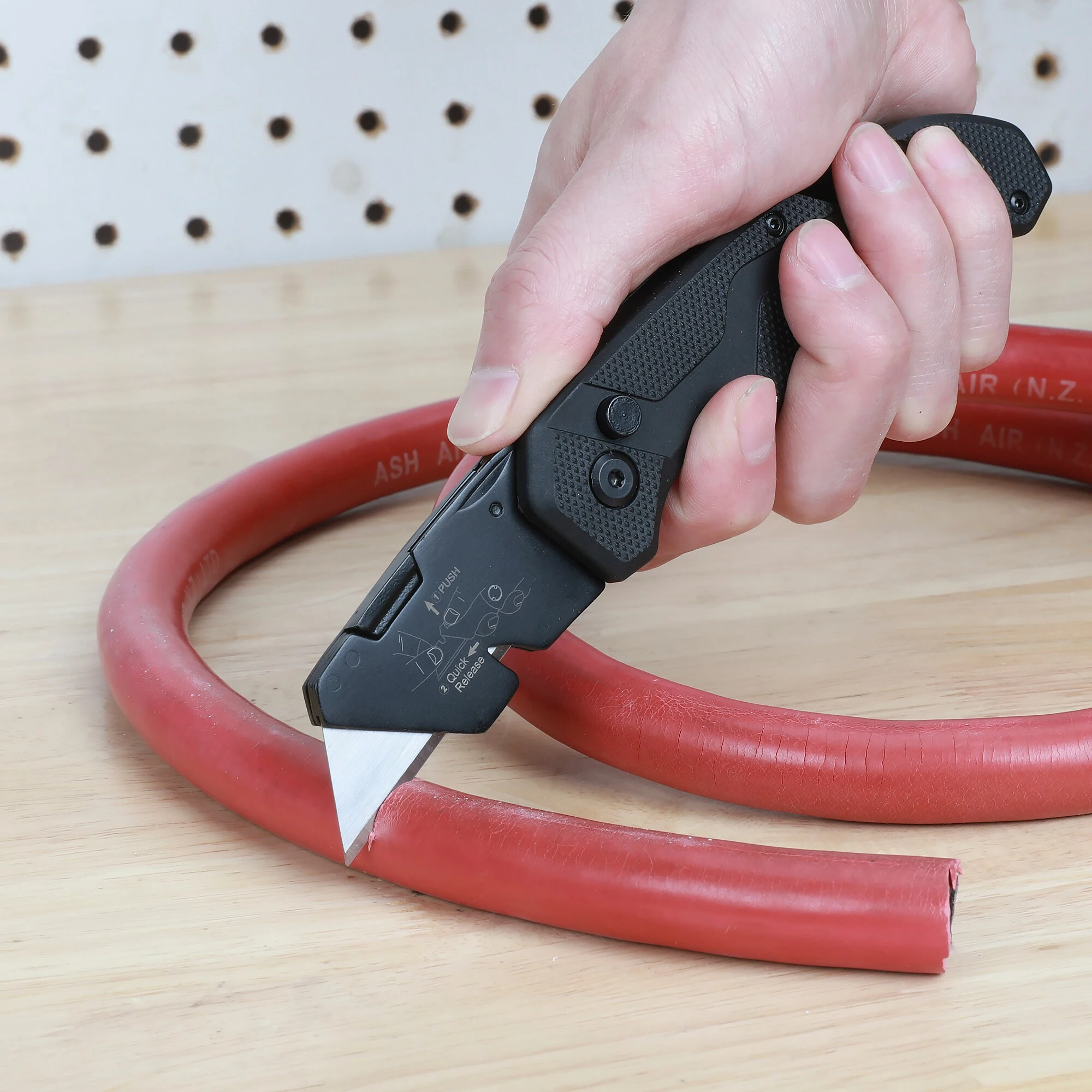 Kobalt Speed Release 11-Blade Folding Utility Knife - Hand Tools - Image 3