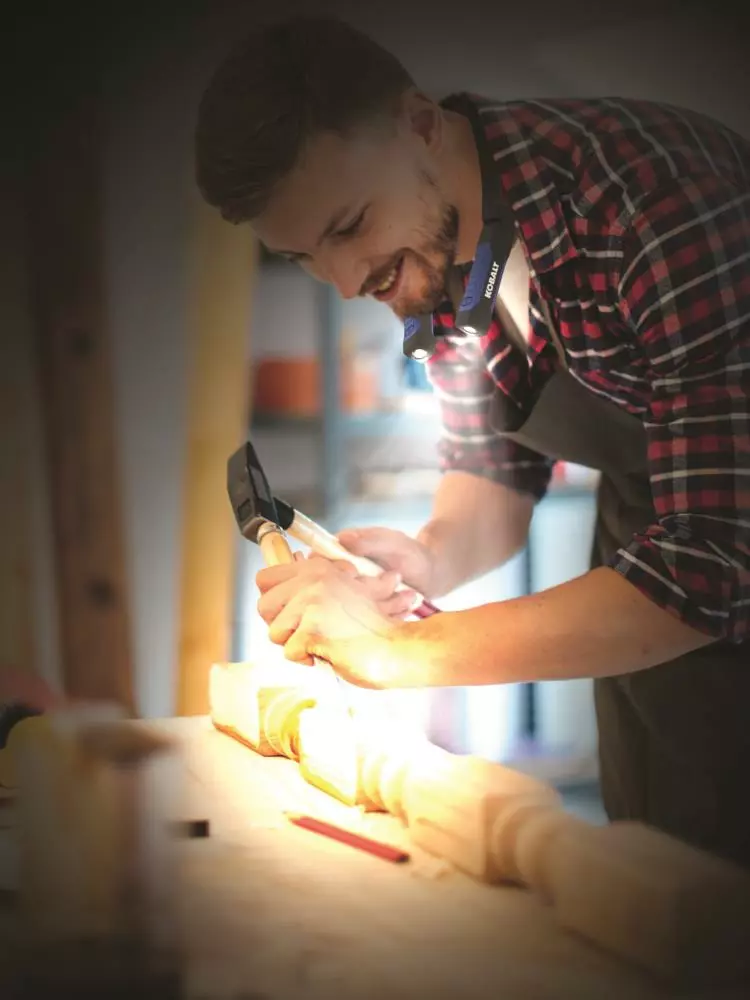 Kobalt LED Portable Work Light - Commercial Lighting - Image 3