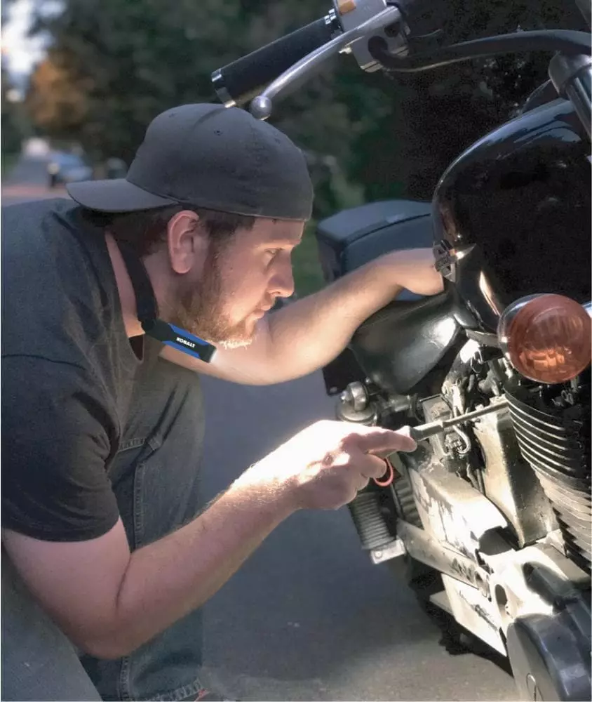 Kobalt LED Portable Work Light - Commercial Lighting - Image 5