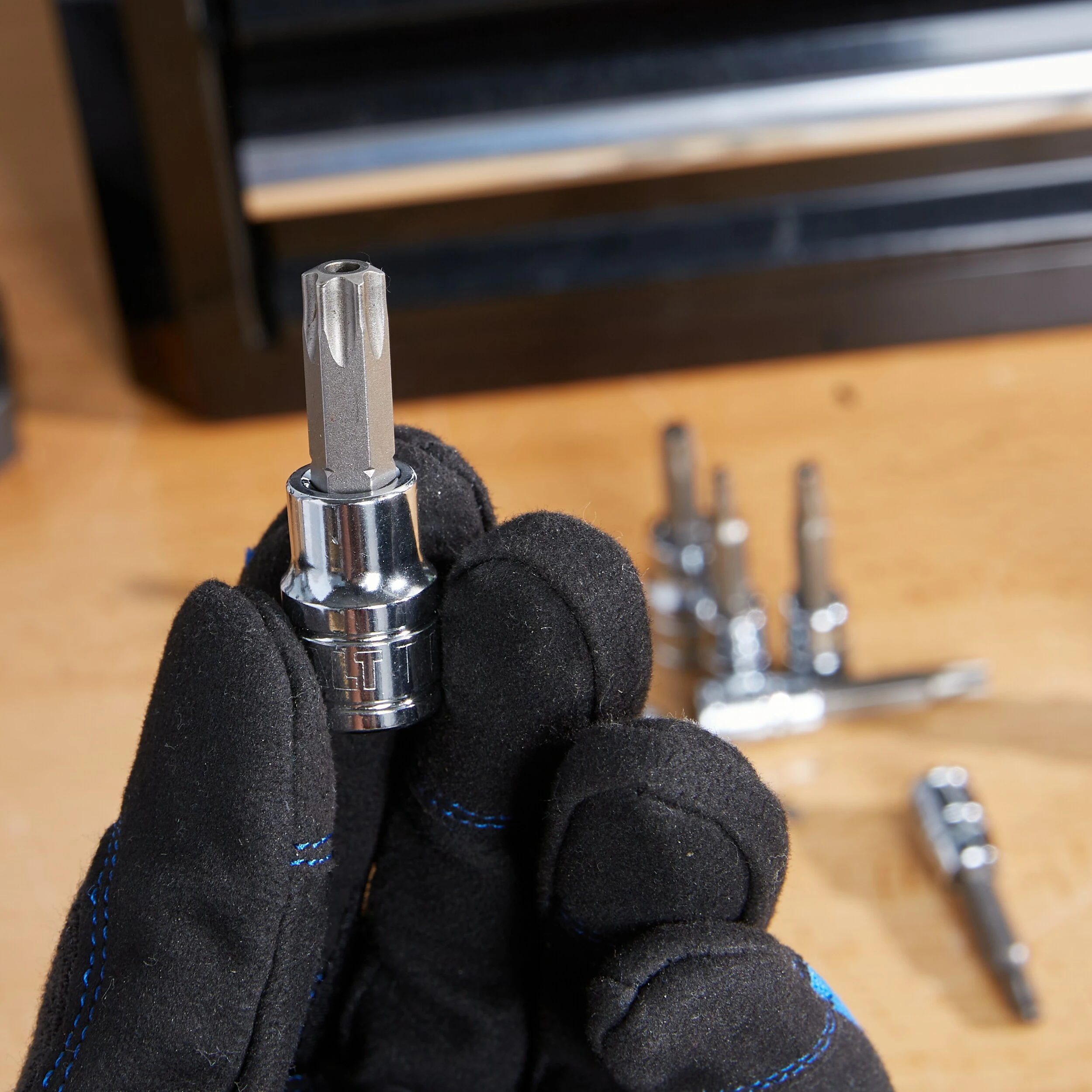 Kobalt 8-Piece 1/4-in; 3/8-in Drive Set Tamper-Proof Torx Bit Tamper-Proof Driver Socket Set - Hand Tools - Image 3