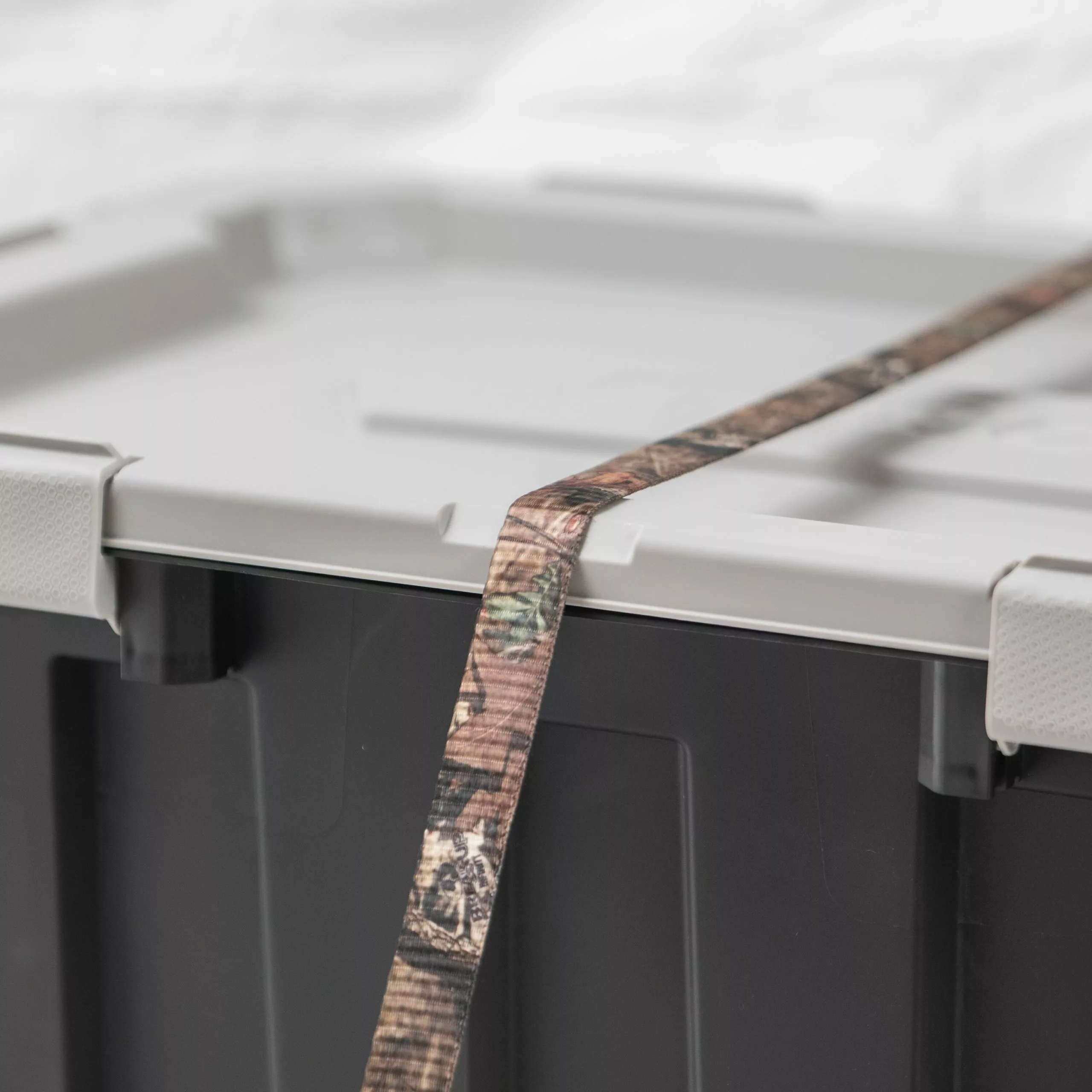 Kobalt X-large 24-Gallon (96-Quart) Grey Heavy Duty Tote with Latching Lid - Baskets & Storage Containers - Image 5