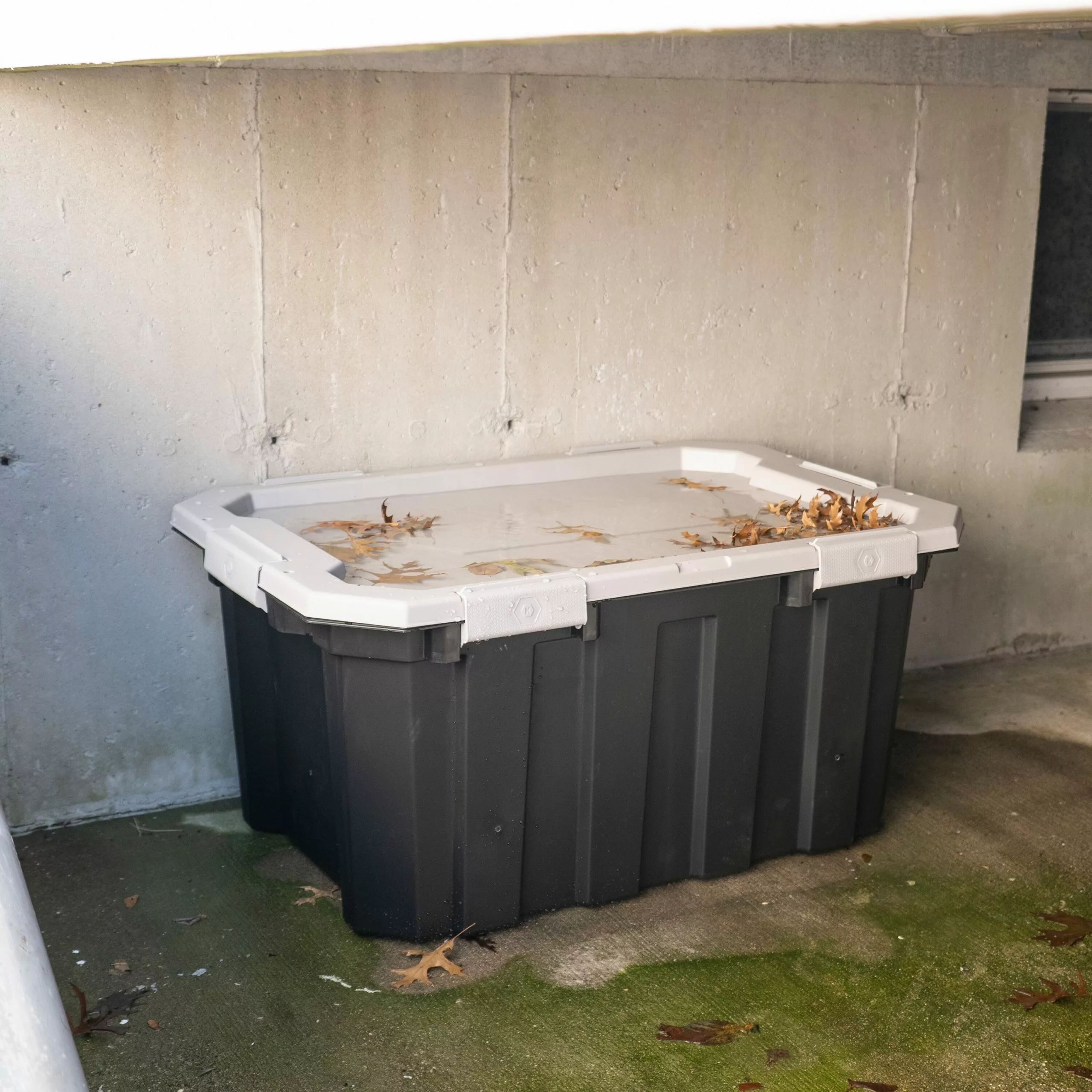 Kobalt X-large 24-Gallon (96-Quart) Grey Heavy Duty Tote with Latching Lid - Baskets & Storage Containers - Image 14