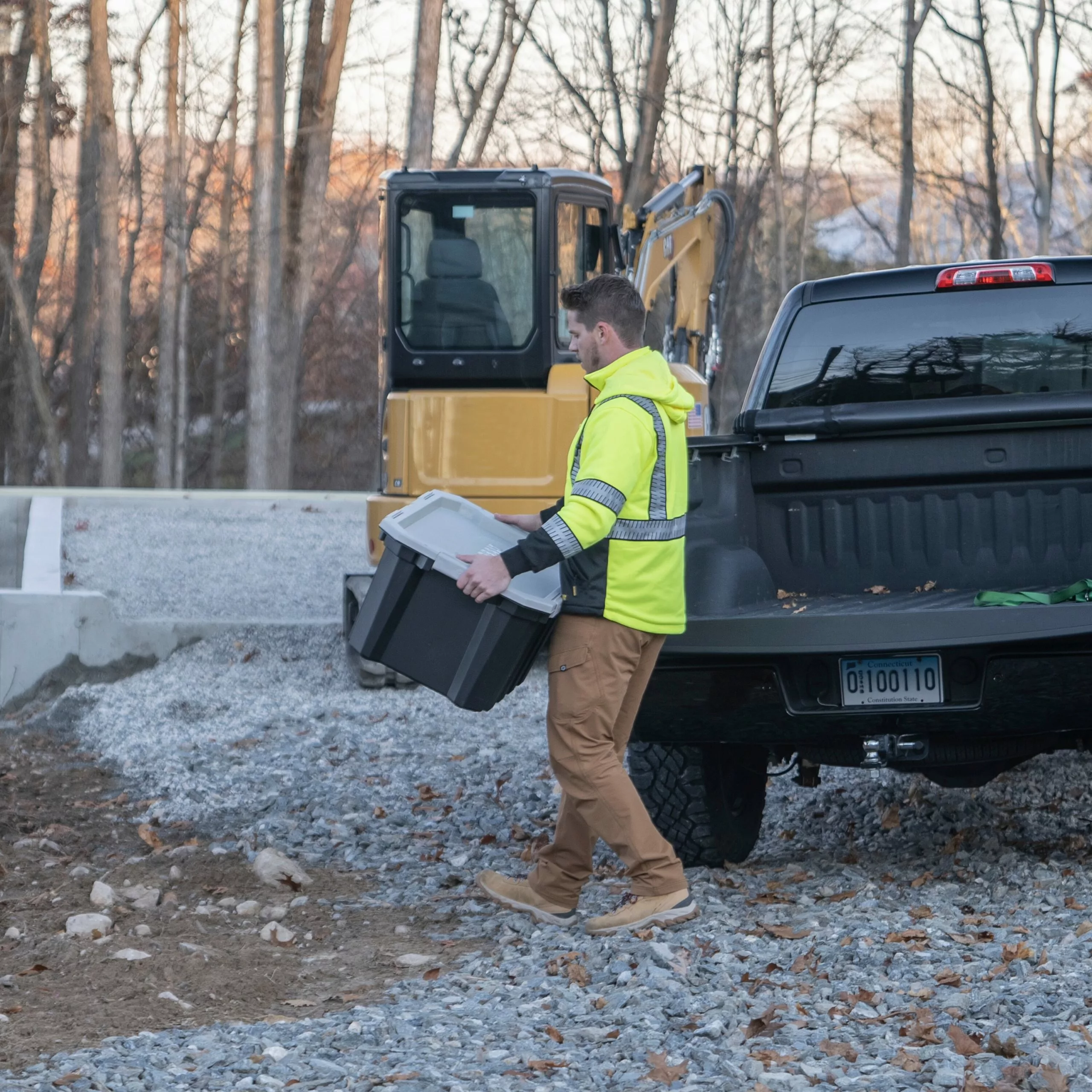 Kobalt X-large 24-Gallon (96-Quart) Grey Heavy Duty Tote with Latching Lid - Baskets & Storage Containers - Image 12