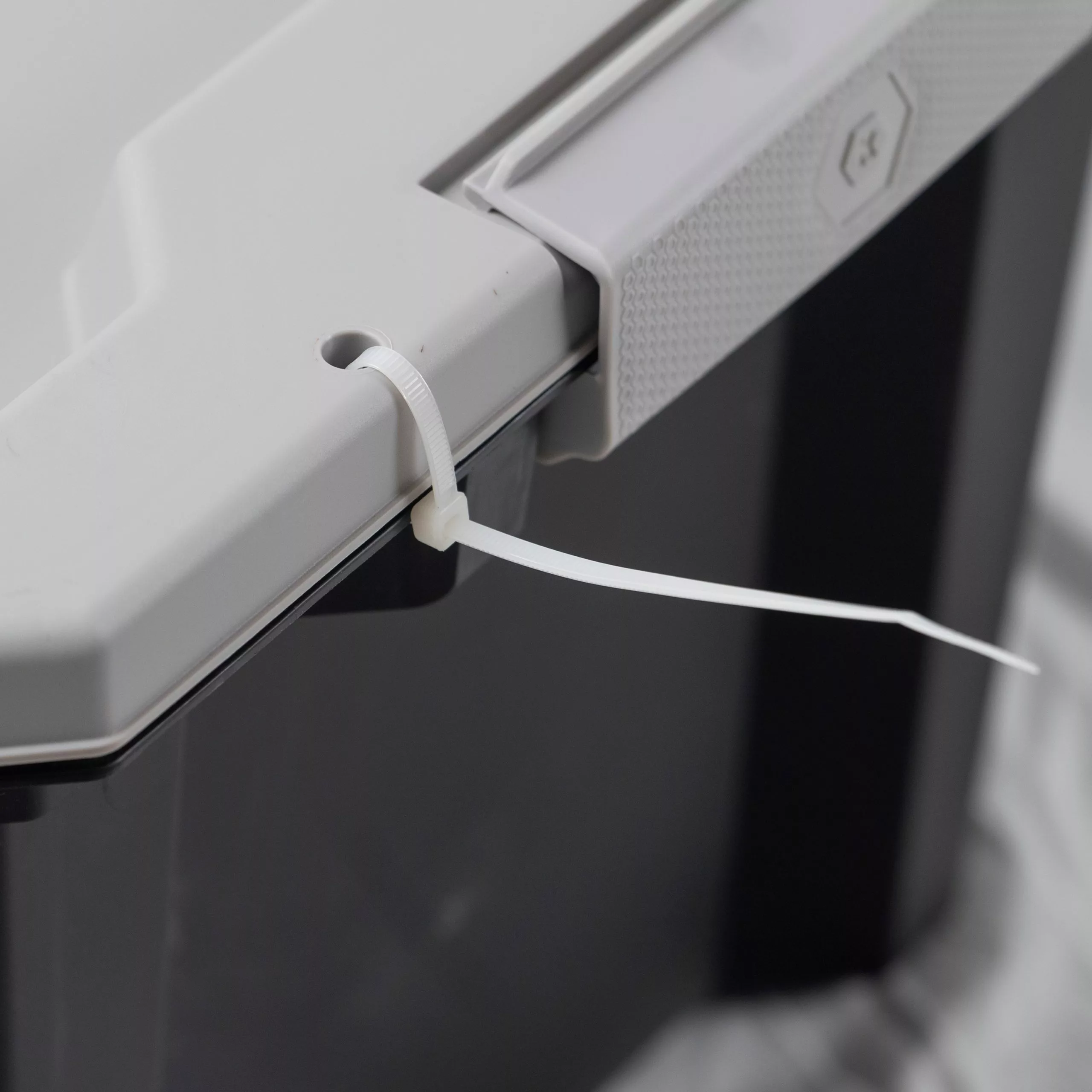 Kobalt X-large 24-Gallon (96-Quart) Grey Heavy Duty Tote with Latching Lid - Baskets & Storage Containers - Image 7