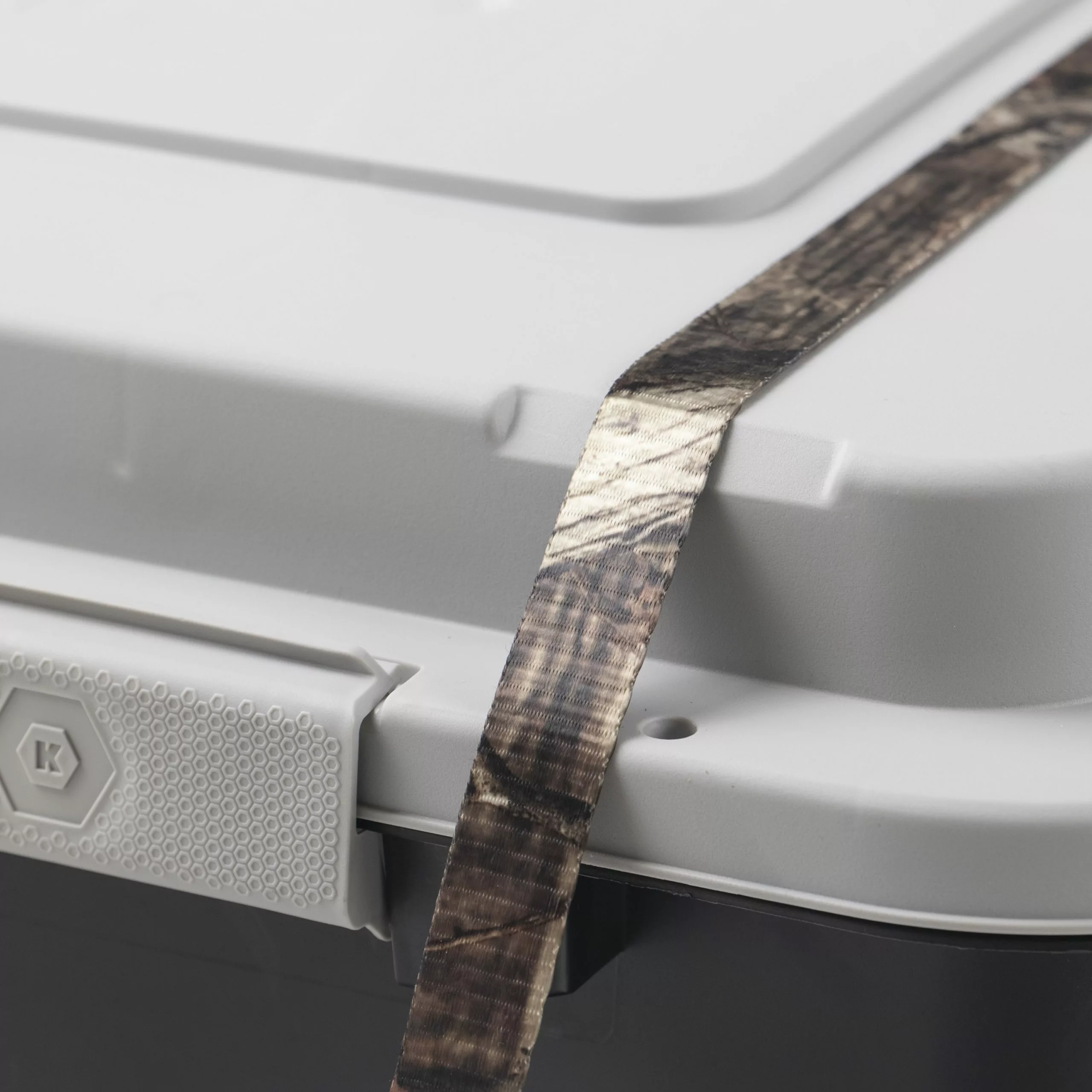 Kobalt X-large 31-Gallon (124-Quart) Grey Heavy Duty Rolling Tote with Latching Lid - Baskets & Storage Containers - Image 5