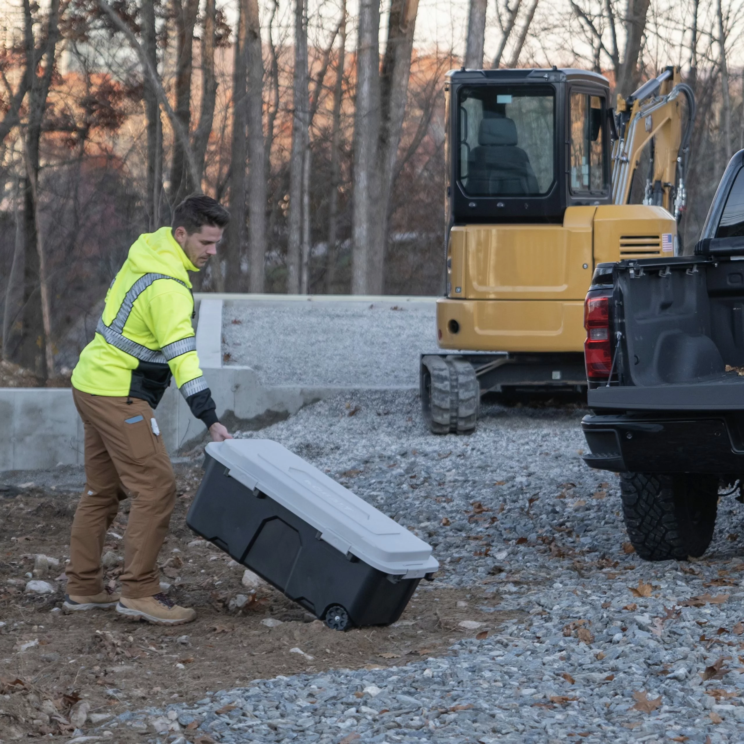 Kobalt X-large 31-Gallon (124-Quart) Grey Heavy Duty Rolling Tote with Latching Lid - Baskets & Storage Containers - Image 14
