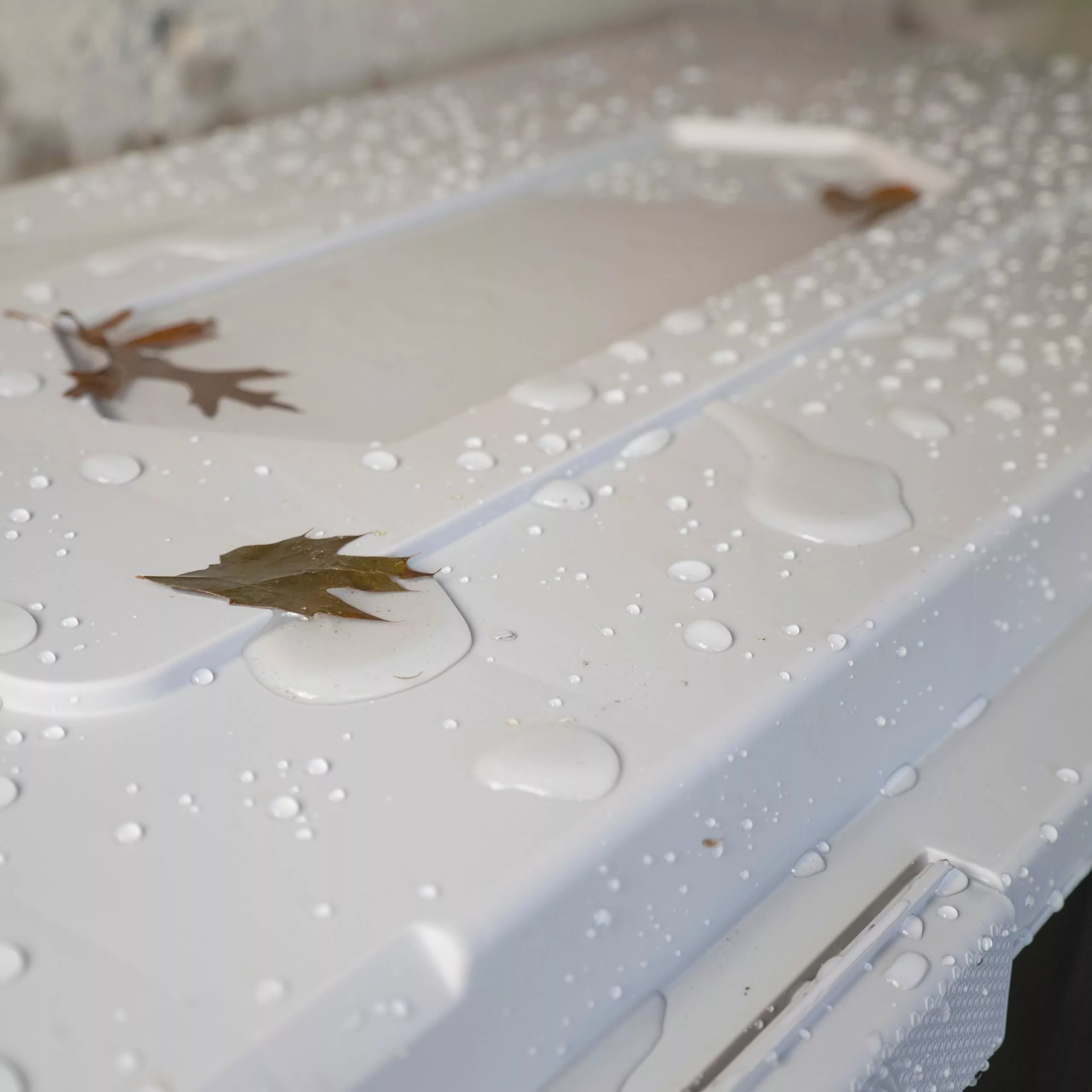 Kobalt X-large 31-Gallon (124-Quart) Grey Heavy Duty Rolling Tote with Latching Lid - Baskets & Storage Containers - Image 13